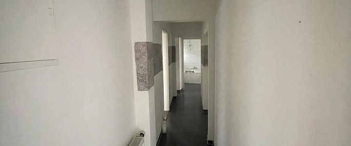 Zentrale Wohnung mit Balkon und Gäste-WC - Photo 1