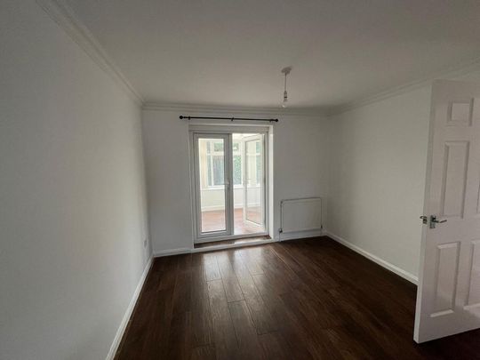 3 bedroom end of terrace house to rent - Photo 1