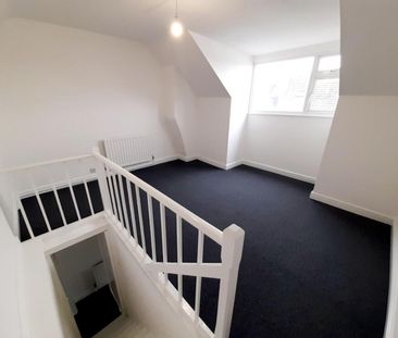 3 bedroom House To Let Total Size: 1195 SQ FT - Photo 2