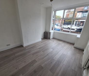 3 Bed Terraced House, Lower Broughton Road, M7 - Photo 2