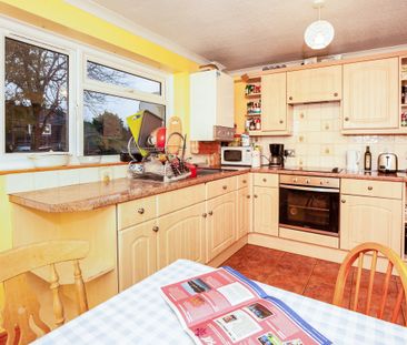 3 bedroom terraced to rent - Photo 6