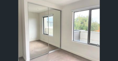 Large Open Plan Living. - Photo 2