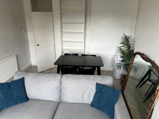 3 Bed Flat, Orpen House, SW5 - Photo 1