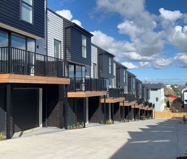 3 bedroom architecturally designed terraced house - Photo 2