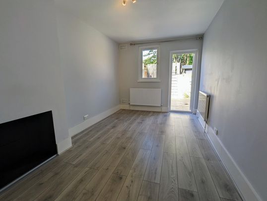 Lower Flat - Photo 1