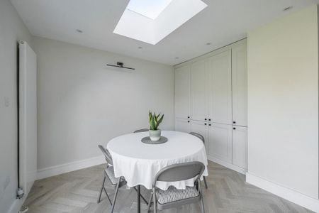 4 bedroom semi-detached house to rent - Photo 3