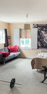 Charming Studio in the Heart of Newtown - Photo 3