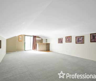 Magnificent Two-Storey Home in Sought-After Currambine - Photo 6