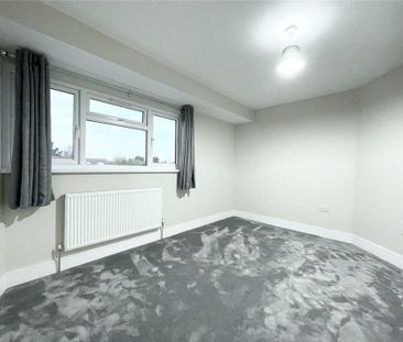 4 bedroom apartment to rent - Photo 4