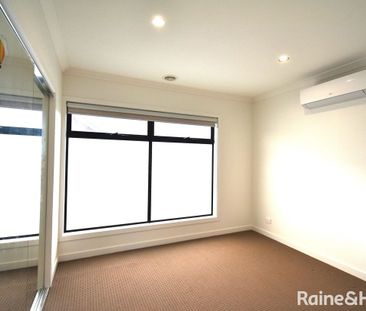 Greatly Located 3-Bedroom Home in Springvale! - Photo 5