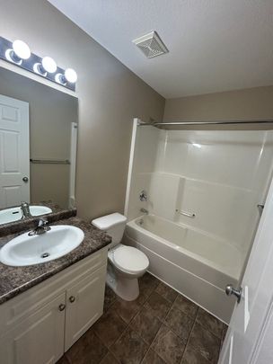 134 Keedwell Street (Full House), Saskatoon 1103 sq ft | 3 Bedrooms | 1.5 Bathrooms - Photo 1