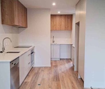 Modern 2BR Townhouse with Extras! - Photo 1