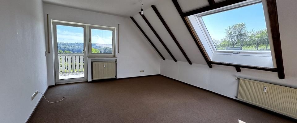 Renovierte 4 ZBK DG Wohnung - Foto 1