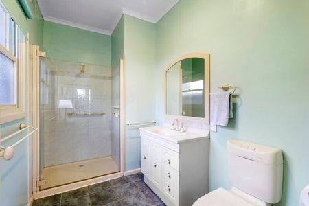 Cheltenham - Photo 5