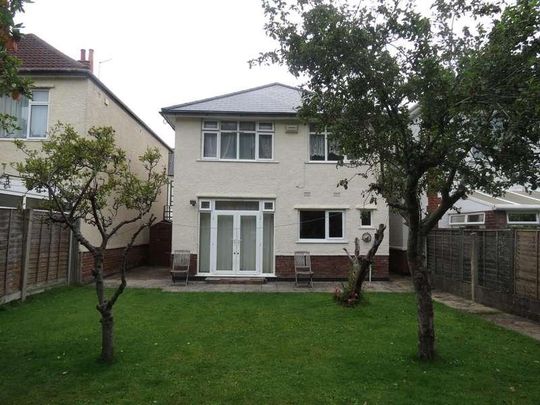 Bedroom Detached House In Bournemouth, BH1 - Photo 1