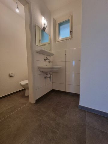 Sonnige Wohnung mit Ausblick über die Stadt Biel - Photo 5