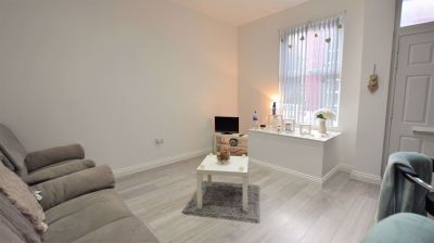3 bedroom House in Elizabeth Street, Leeds - Photo 5