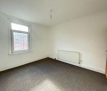 2 Bedroom Terraced House for rent in Stoneclose Avenue, Hexthorpe, Doncaster - Photo 3