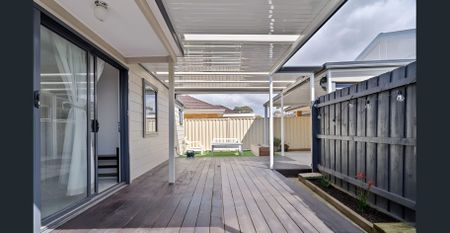 Modern Family Living in Prime Avondale Heights - Photo 2