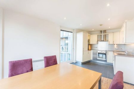 2 bedroom flat to rent - Photo 3