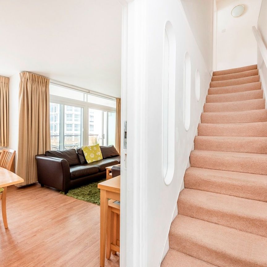 2 Bed Maisonette, St Giles High Street, WC2H - Photo 1