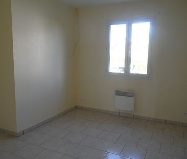 A LOUER - Maison de 2006 - 94.30m² avec jardin et garage - Photo 2