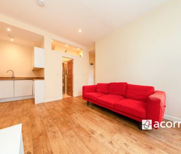 Flat to rent - Croydon Road, London, SE20 - Photo 1