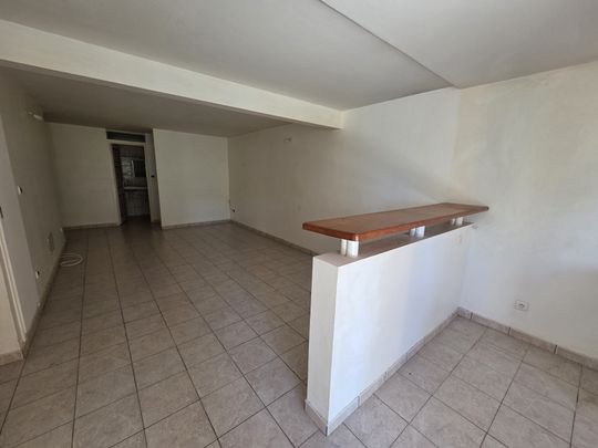 Location Appartement 3 pièces 61m² SCHOELCHER 97233 - Photo 1