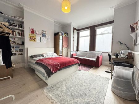 1 bedroom in a house share to rent - Photo 4