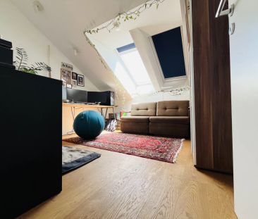 Exklusive Dachgeschosswohnung mit außergewöhnlichem Raumgefühl und ... - Photo 4