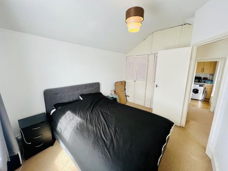 1 bedroom flat to rent - Photo 4