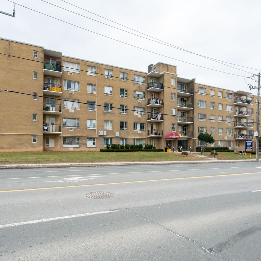For Lease - 2895 Bathurst Street Unit# 108, Toronto, Ontario - Photo 1