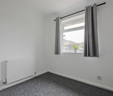 2 bedroom semi-detached bungalow to rent - Photo 2