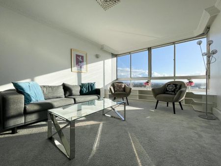 3 bedroom flat to rent - Photo 2