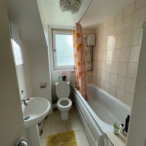 Room in a Shared House, Portia Way, E3 - Photo 3