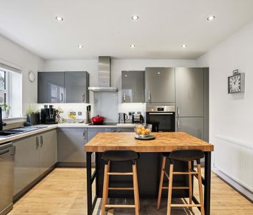 3 bedroom detached house to rent - Photo 3