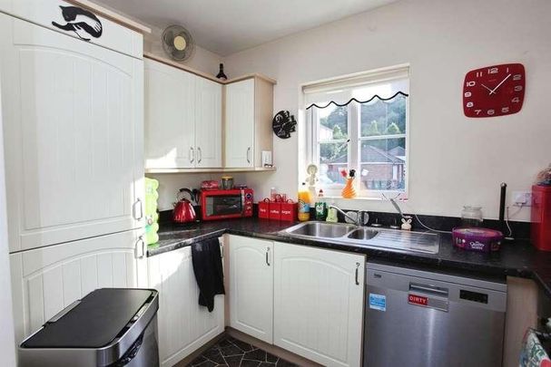 Heron Drive, Penallta, Hengoed, CF82 - Photo 1