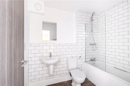 London Road, Thornton Heath, CR7 6AW - Photo 2