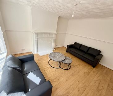 5 bedroom house of multiple occupation to rent - Photo 2