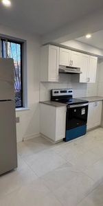 Newly Renovated Three Bedroom Apartment for Rent! - Photo 3