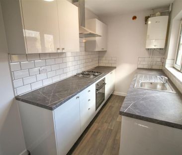 2 bedroom terraced house to rent - Photo 4