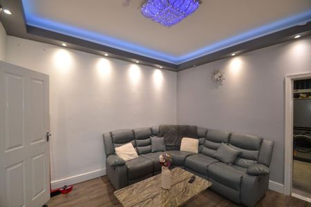 6 bedroom house to rent - Photo 3