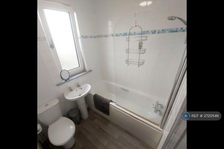 5 bedroom terraced house to rent - Photo 3