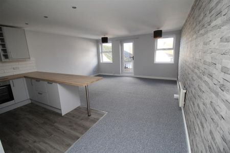 2 bedroom apartment to rent - Photo 3