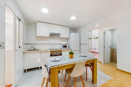 Carrer de Sant Joan de Déu, Valencia, Valencian Community 46011 - Photo 5