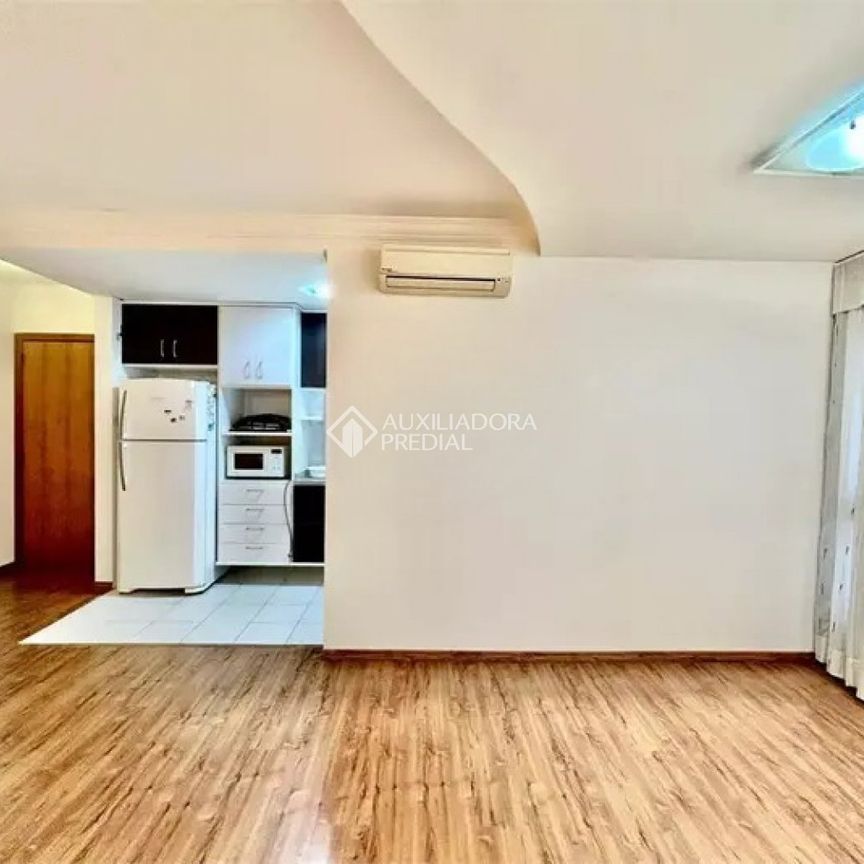 Apartamento com 2 quartos e 72m² para alugar em Petrópolis, Porto Alegre. - Photo 1