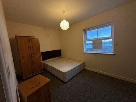 Milford Haven, Milford Haven, SA73 - Photo 2