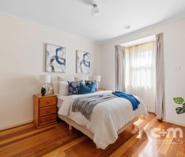 Spacious Family Home, Low-Maintenance Living - Photo 5