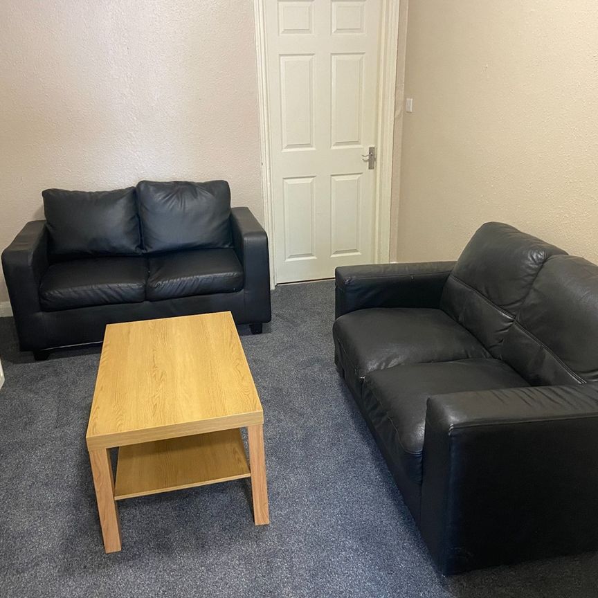 4 Bed Maisonette, Gloucester Road, BS7 - Photo 1