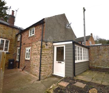2 bedroom cottage to rent - Photo 1